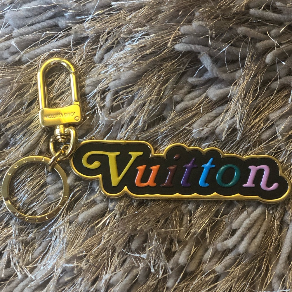 AUTHENTIC-LOUIS VUITTON NEW WAVE BAG C KEY HOLDER
